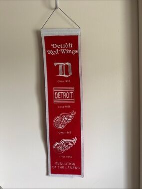 Detroit Red Wings Vertical Felt Banner